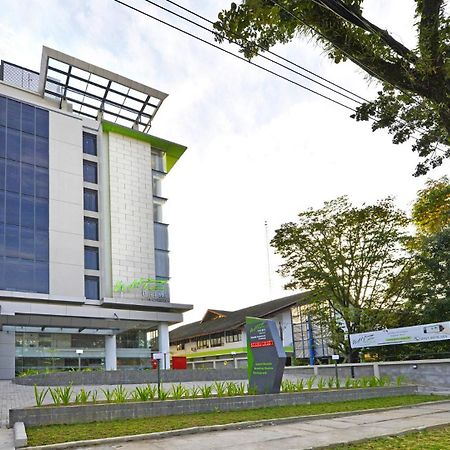Whiz Prime Hotel Khatib Sulaiman Padang Luaran gambar