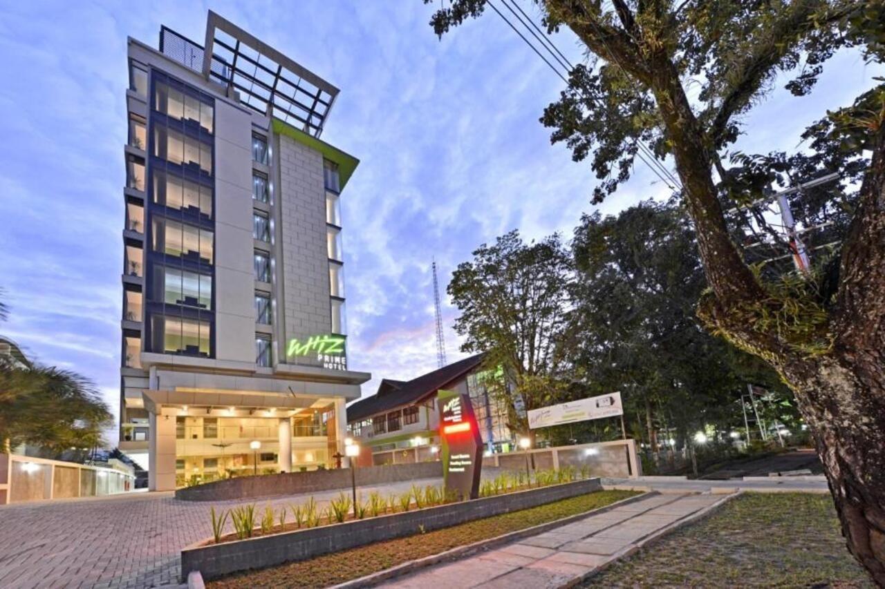 Whiz Prime Hotel Khatib Sulaiman Padang Luaran gambar