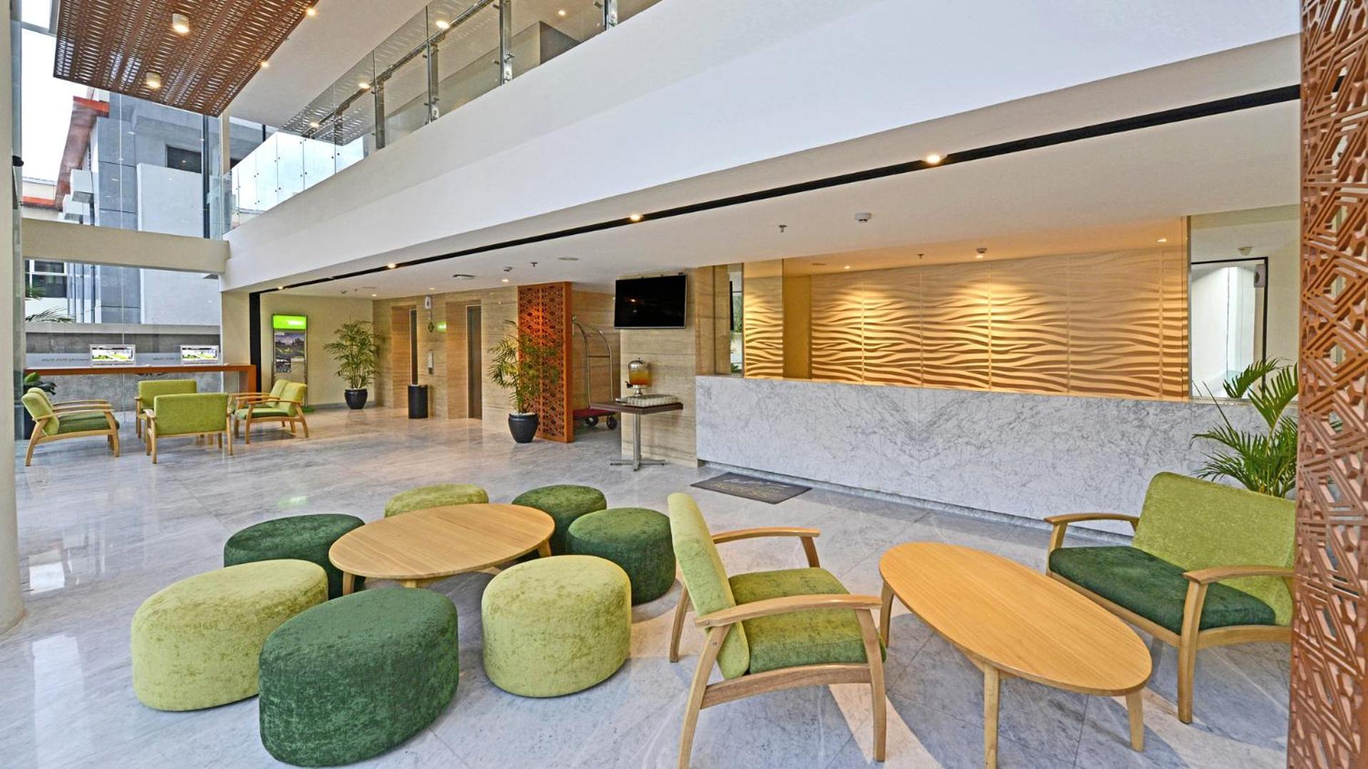 Whiz Prime Hotel Khatib Sulaiman Padang Luaran gambar