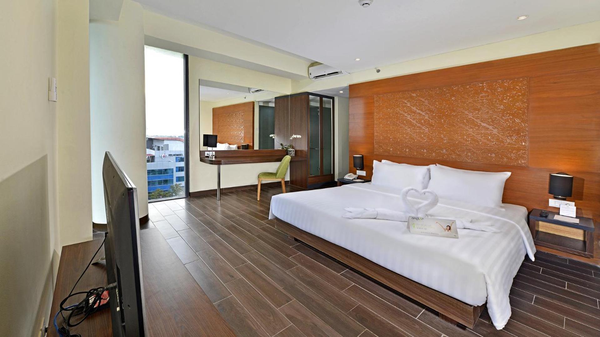 Whiz Prime Hotel Khatib Sulaiman Padang Luaran gambar