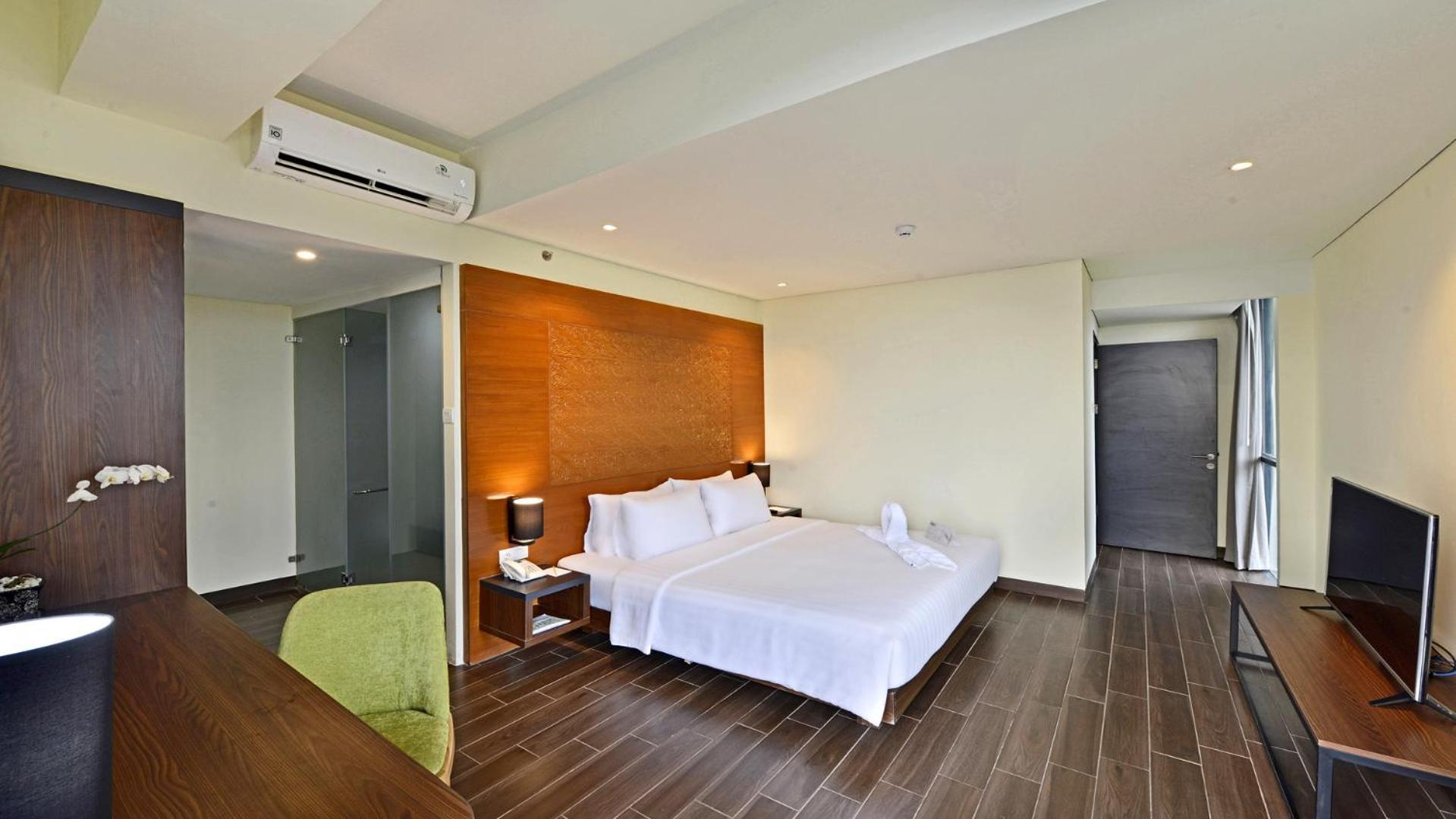 Whiz Prime Hotel Khatib Sulaiman Padang Luaran gambar