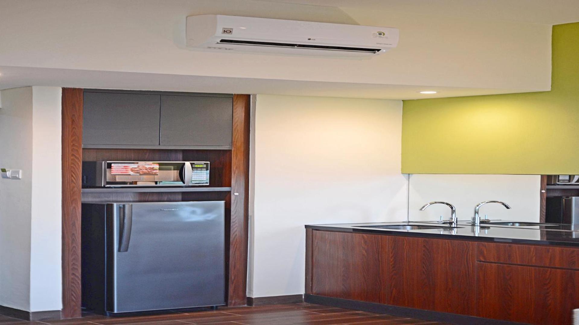 Whiz Prime Hotel Khatib Sulaiman Padang Luaran gambar
