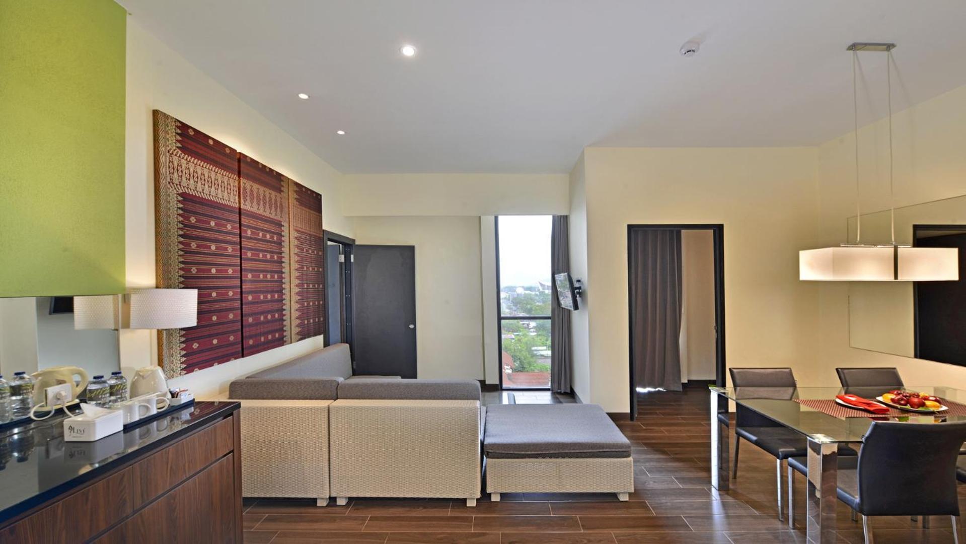 Whiz Prime Hotel Khatib Sulaiman Padang Luaran gambar