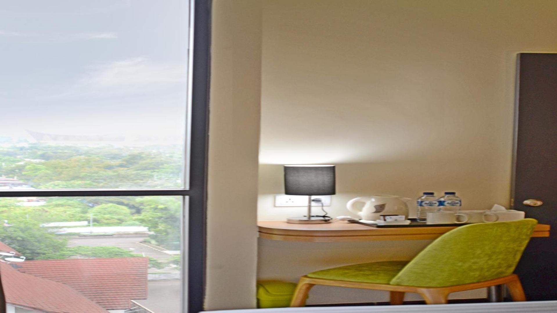 Whiz Prime Hotel Khatib Sulaiman Padang Luaran gambar