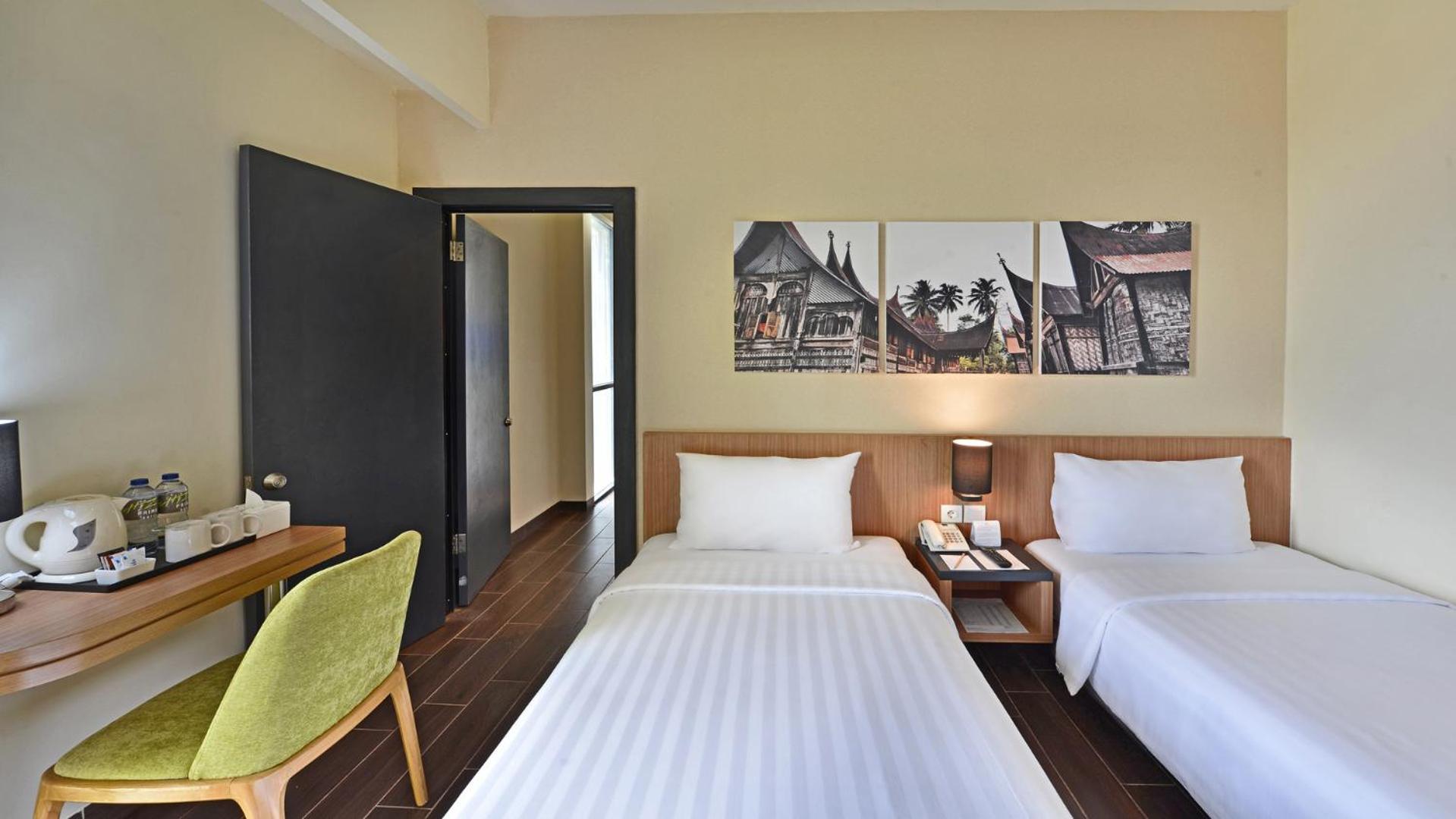 Whiz Prime Hotel Khatib Sulaiman Padang Luaran gambar
