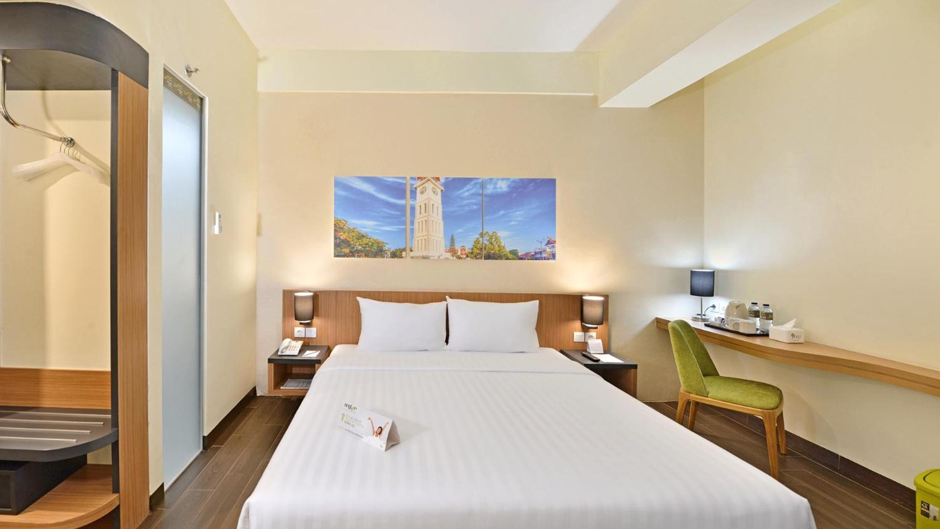 Whiz Prime Hotel Khatib Sulaiman Padang Luaran gambar