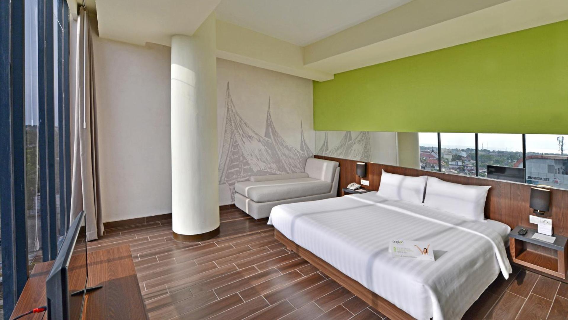 Whiz Prime Hotel Khatib Sulaiman Padang Luaran gambar