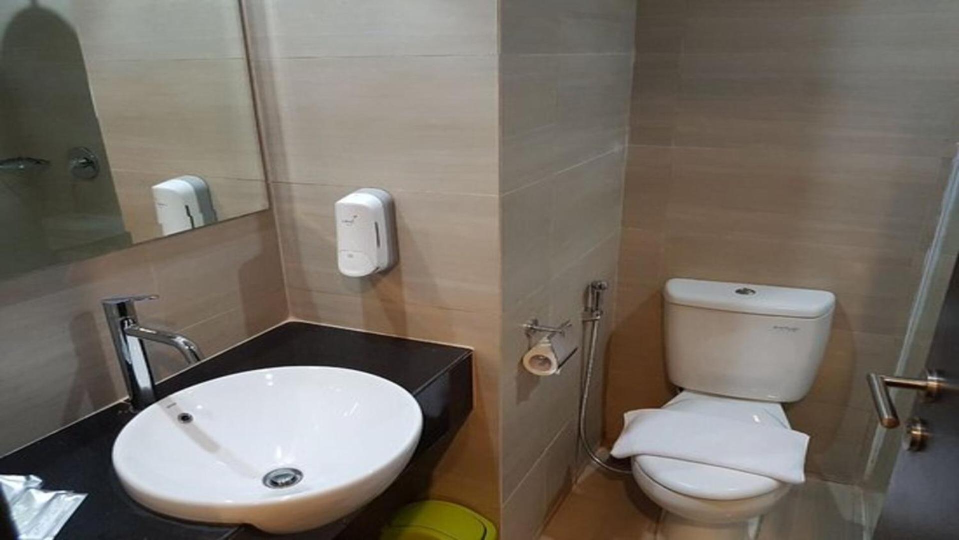 Whiz Prime Hotel Khatib Sulaiman Padang Luaran gambar